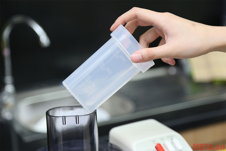 Ống tiếp nhiên liệu của máy