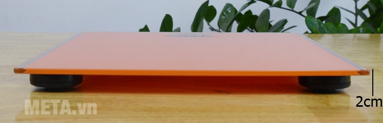 Mặt kính của cân dày 0,5cm