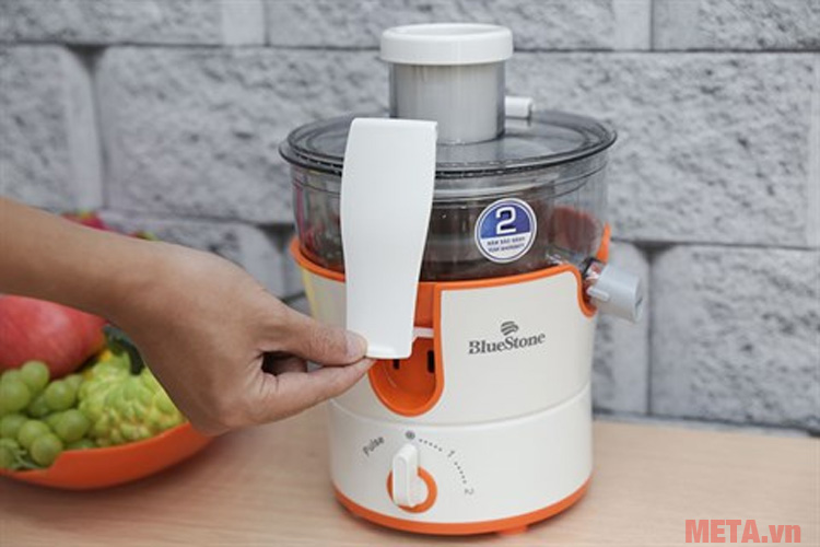 Chốt khóa chắc chắn giúp máy hoạt động ổn định