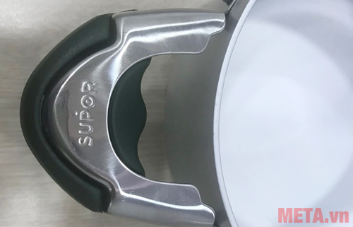 Quai cầm cách nhiệt