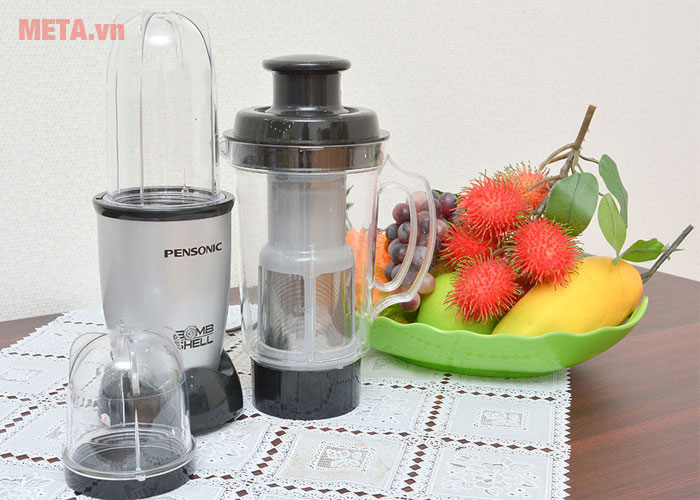 Máy xay sinh tố hoạt động mạnh mẽ 