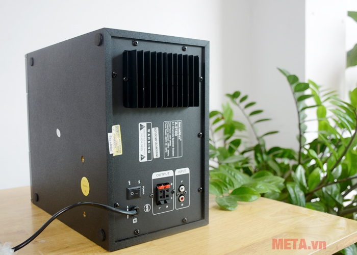 Ngõ vào phía sau loa Soundmax A 2100/2.1 Ngõ vào phía sau loa Soundmax A 2100/2.1