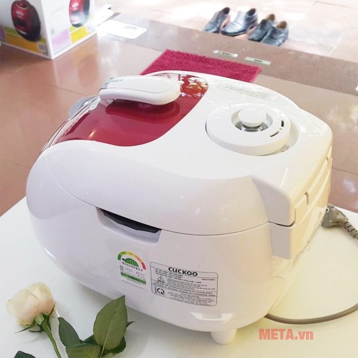 Nồi cơm điện tử Cuckoo CRP-G1030MP có dung tích 1.8L Nồi cơm điện tử Cuckoo CRP-G1030MP có dung tích 1.8L