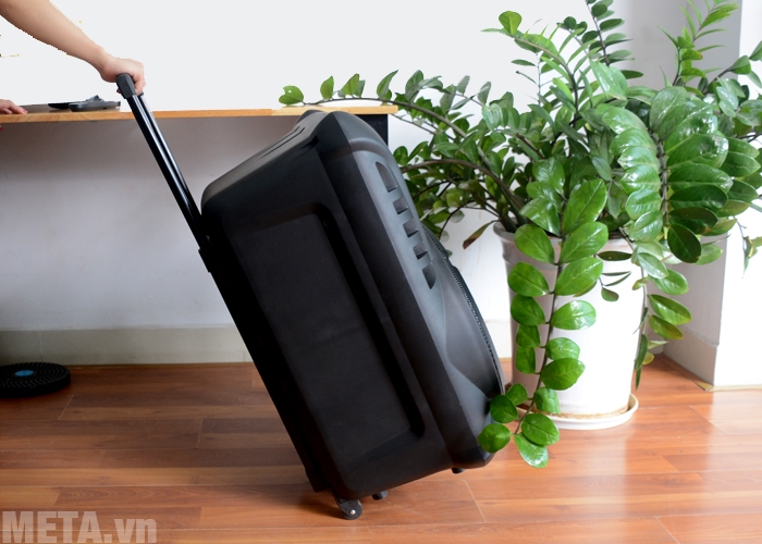 Loa kéo di động Caliana có thể kéo theo dễ dàng