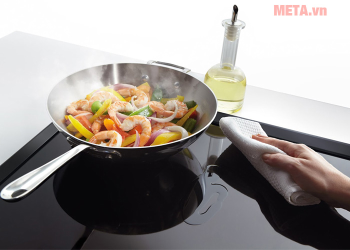 Điều khiển từ xa cho 2 bếp riêng biệt
