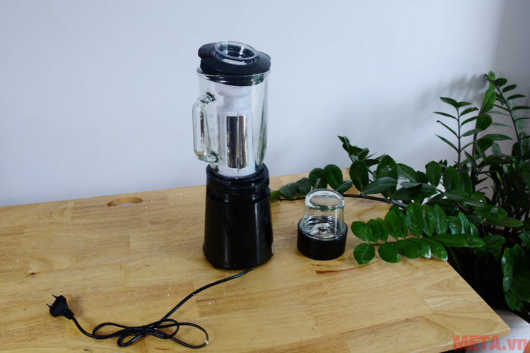 Dây nguồn được thiết kế liền máy