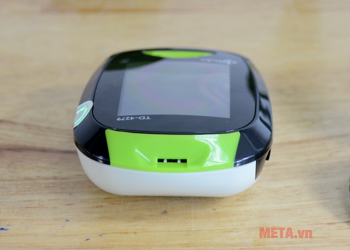 Đầu cắm que thử máu