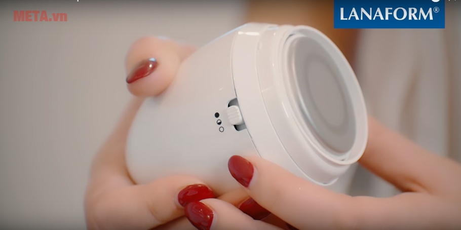 Nút bấm nhẹ nhàng Máy làm sạch da chết gót chân Lanaform Dolce LA131503