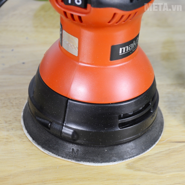 Máy chà nhám quỹ đạo tròn Maktec MT922 chạy êm 