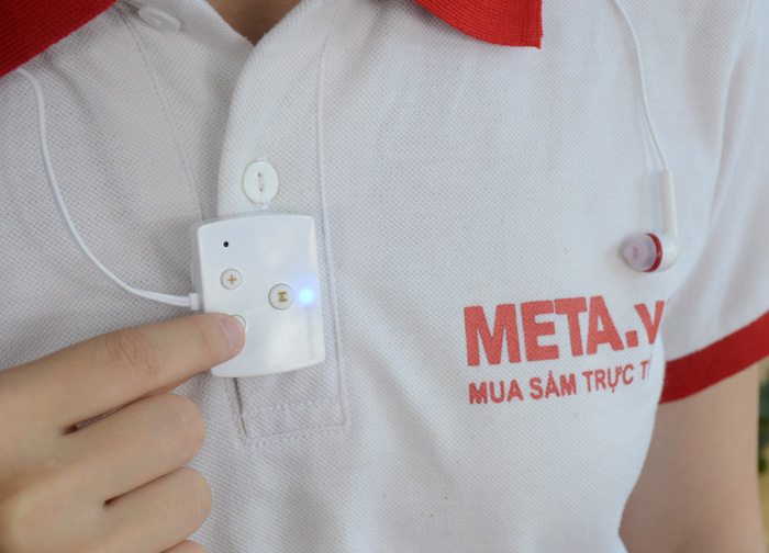 Máy trợ thính sử dụng gài áo hoặc bỏ túi dễ dàng Máy trợ thính sử dụng dễ dàng