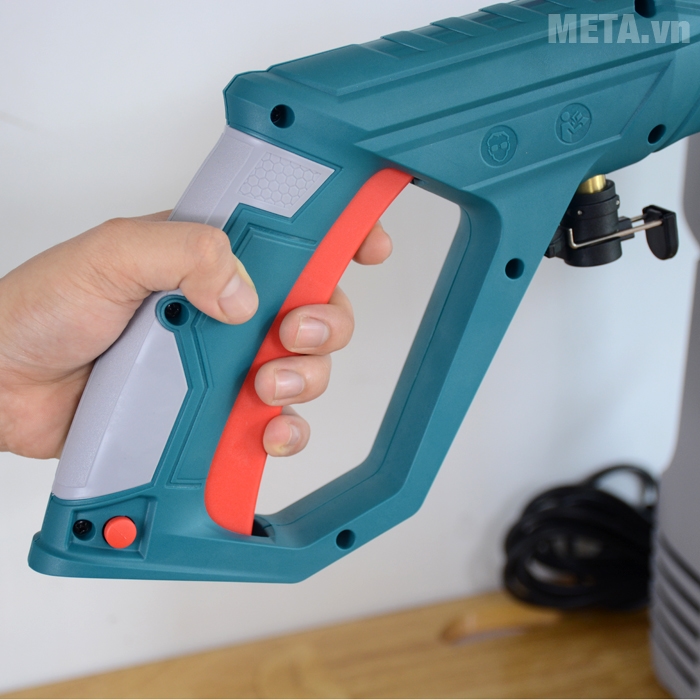 Tay cầm được bọc cao su êm ái, chống trơn Tay cầm được bọc cao su êm ái, chống trơn