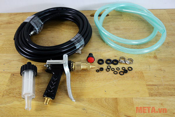 Đầu nước ra và đầu hút nước của máy Đầu nước ra và đầu hút nước của máy