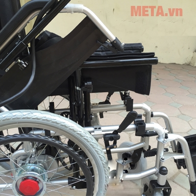 Khung xe lăn điện A95 Akiko chắc chắn