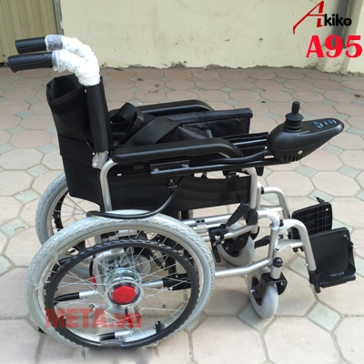 Xe lăn điện A95 Akiko có thể gấp gọn gàng tiện lợi