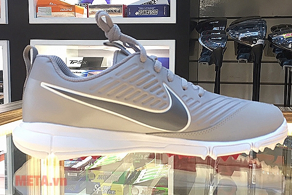 Giầy golf Nike màu ghi trắng - 008