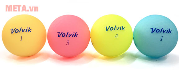 Bóng golf với nhiều màu sắc 