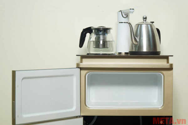 Cây nước nóng lạnh FujiE WD3000E đi kèm cả bình pha trà, cà phê như trên hình