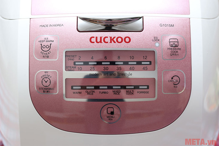 Nồi cơm áp suất điện tử Cuckoo CRP-G1015M được trang bị bảng điều khiển điện tử tiện lợi, dễ dùng