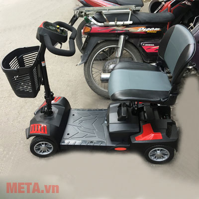 Xe lăn điện thiết kế tiện lợi 