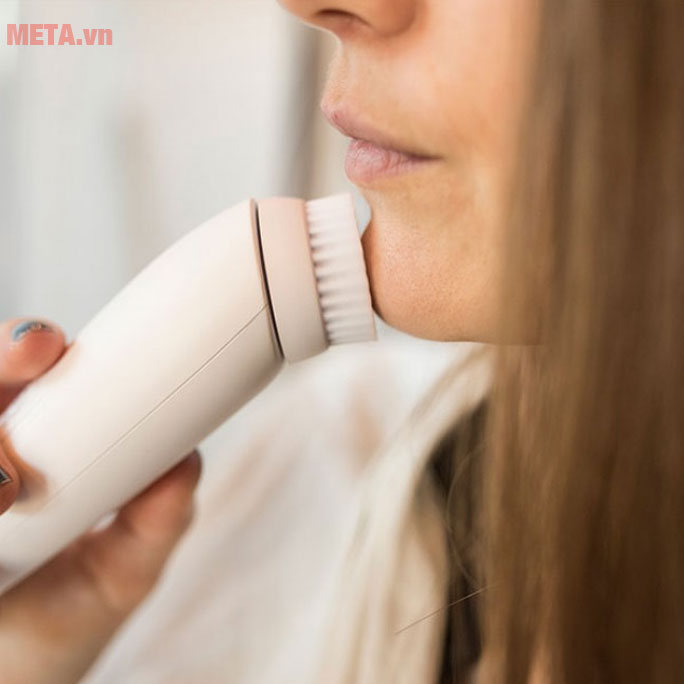Sử dụng máy rửa mặt để chăm sóc da