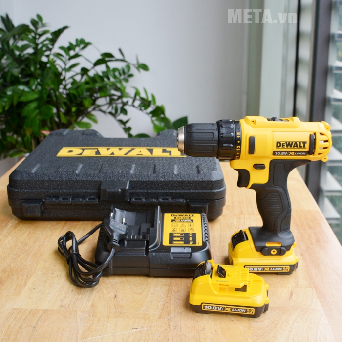 Bộ máy khoan vặn vít dùng pin Dewalt DCD710D2