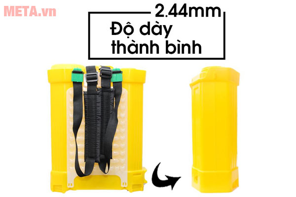 Bình được làm bằng nhựa dày dặn