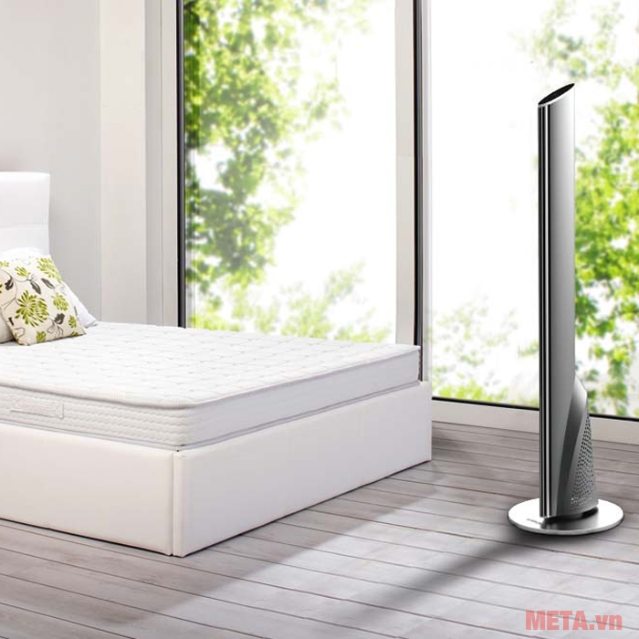 Máy sưởi KoriHome EHK-101-S sở hữu bảng điều khiển cảm ứng hiện đại