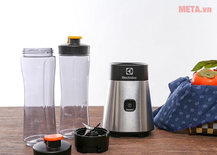 Máy xay sinh tố Electrolux EMB3025 và lưỡi dao inox 