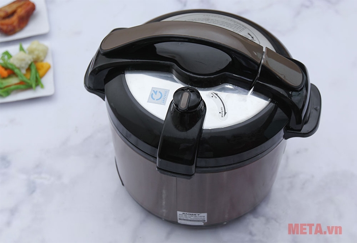 Nồi áp suất Sanaky SNK-54C có dung tích 5L