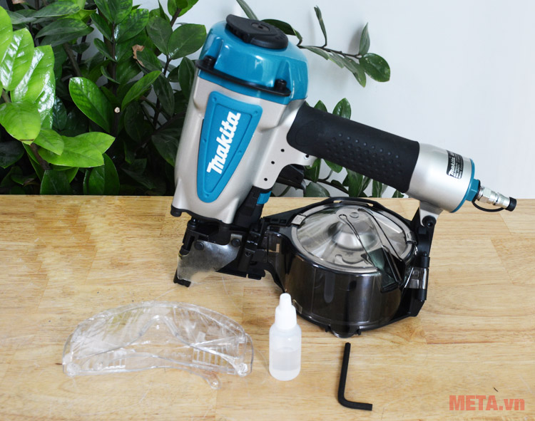 Makita AN560