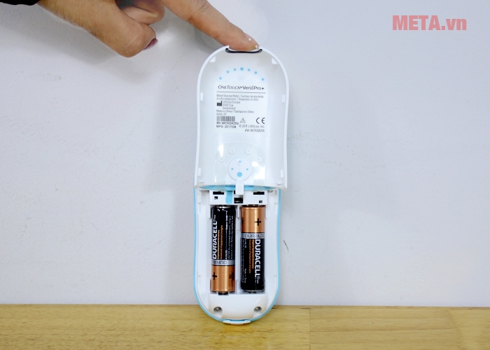 Khay chứa pin máy đo đường huyết Johnson & Johnson OneTouch Verio Pro Plus