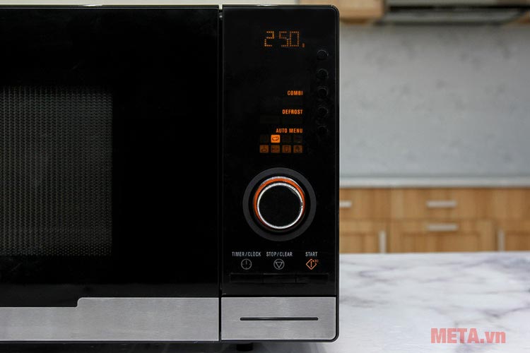 Lò vi sóng Electrolux EMS2348X có bảng điều khiển dễ sử dụng