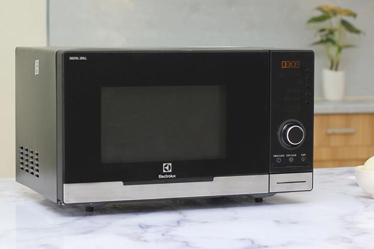 lò vi sóng Electrolux EMS2348X có thiết kế hiện đại