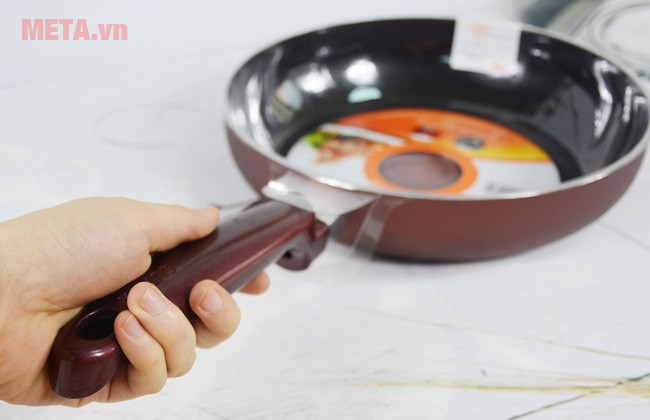 Tay cầm chắc chắn