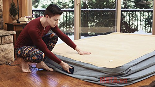 Bạn dễ dàng bơm đầy hơi cho đệm