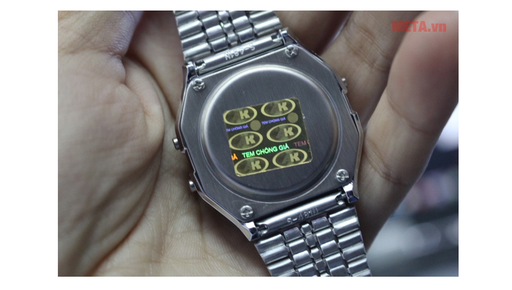 Mặt sau của đồng hồ nam Casio có tem chống hàng giả - META cam kết bán hàng chính hãng Đồng hồ nam giá rẻ