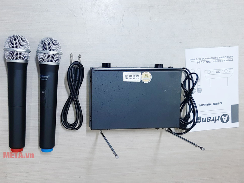 Micro không dây karaoke