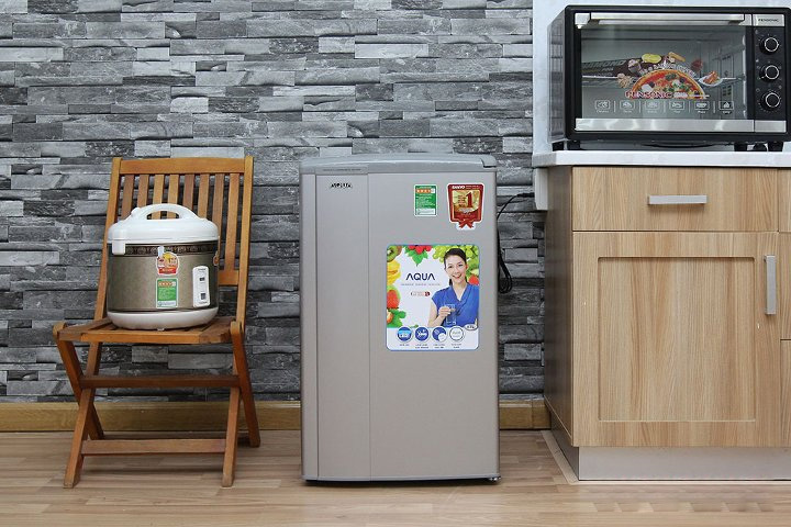 Tủ lạnh mini Aqua AQR-95AR (90 lít)
