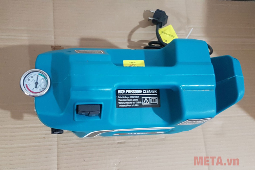 Máy rửa xe 