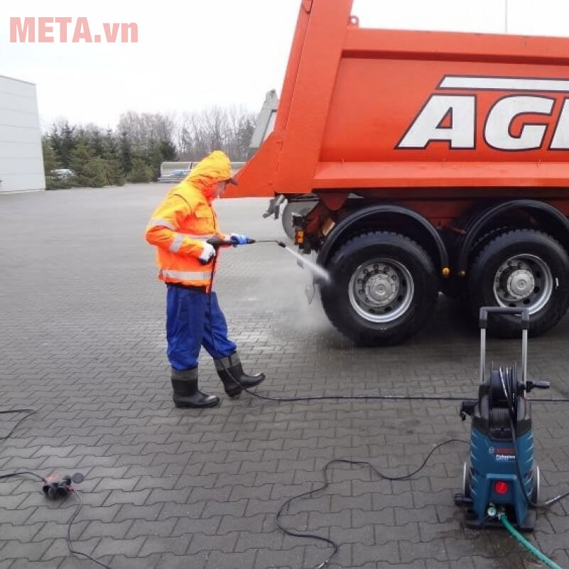 Máy rửa xe chuyên nghiệp