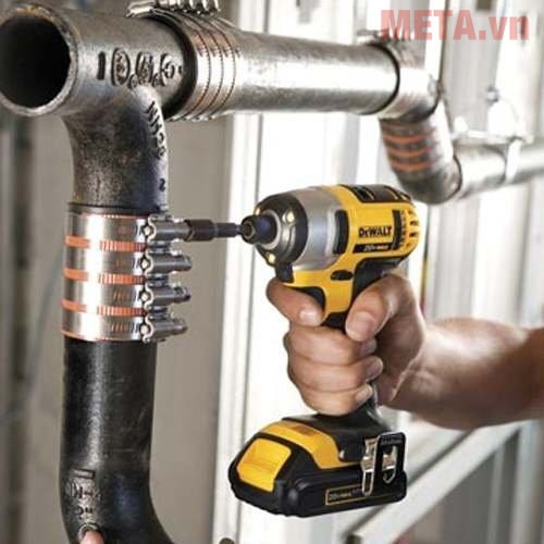 DeWalt DCF885D2