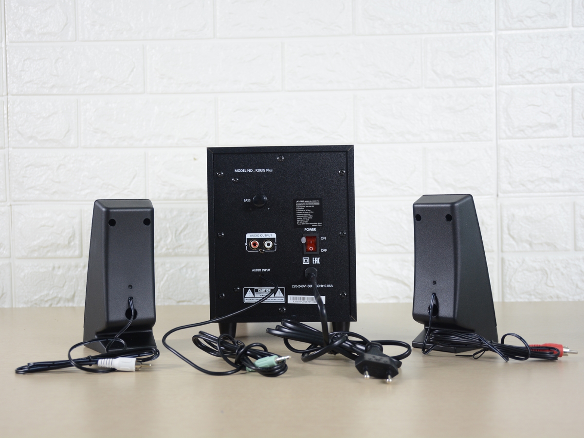 Vóc dáng thanh mảnh của 2 loa vệ tinh đề cao tính thẩm mỹ