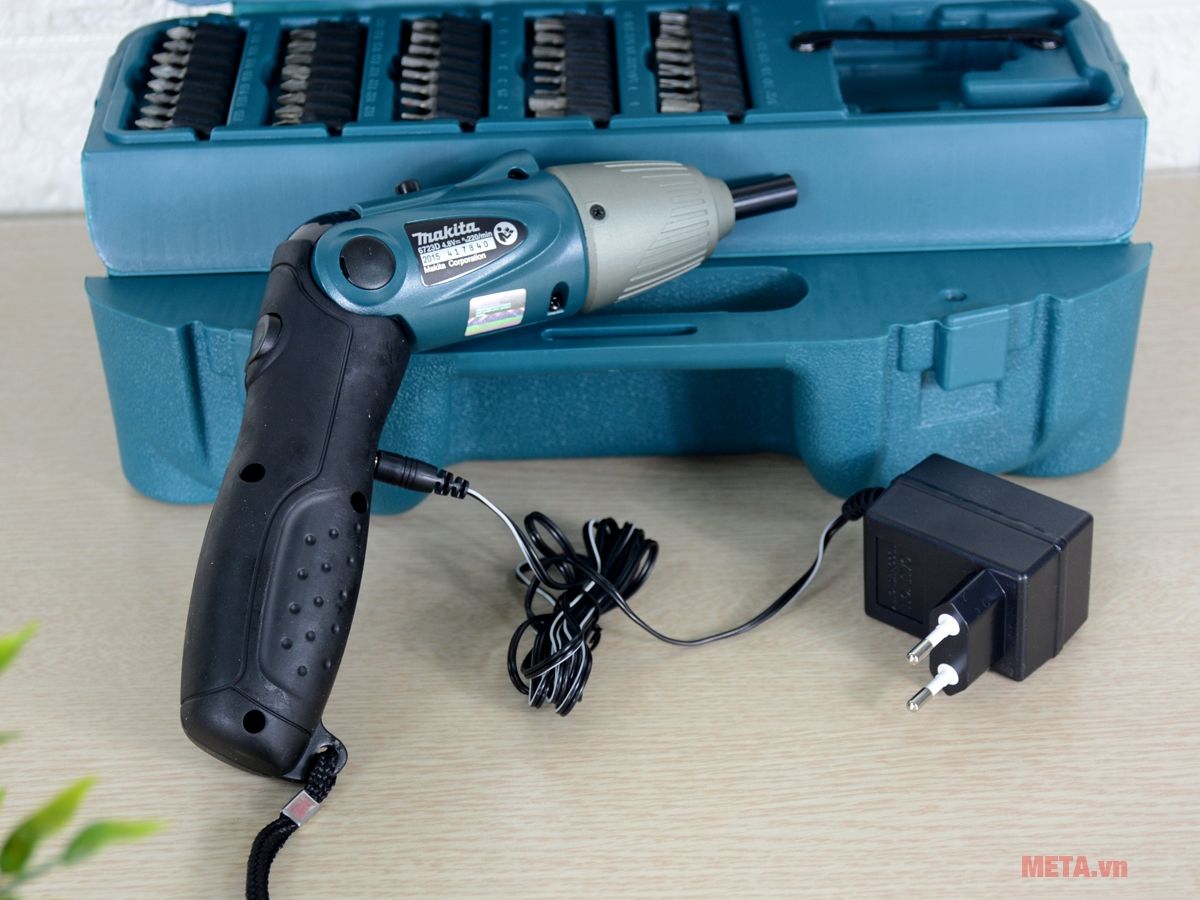 máy bắt vít chạy pin Makita chính hãng