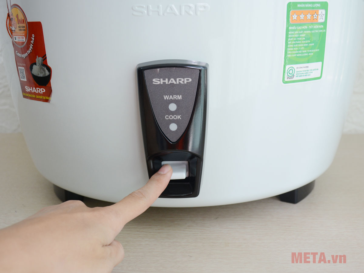 Nồi cơm điện Sharp KSH-777V (KSH-D77V) có bảng điều khiển dễ sử dụng