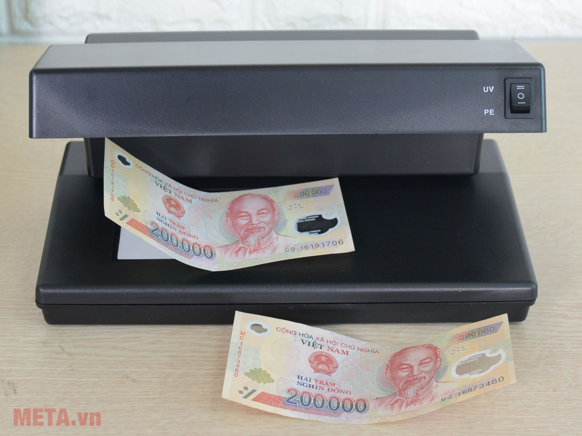 Máy soi tiền giả  