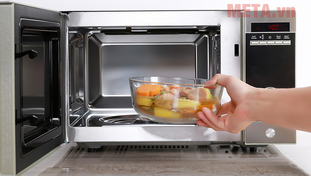 Lò vi sóng Teka MWE210G được trang bị khoang lò rộng rãi