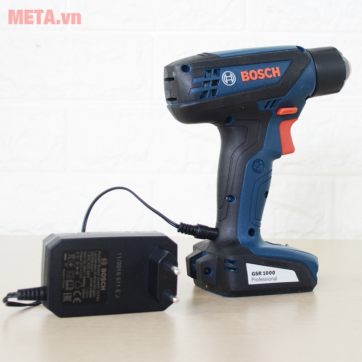 Máy đi kèm adapter