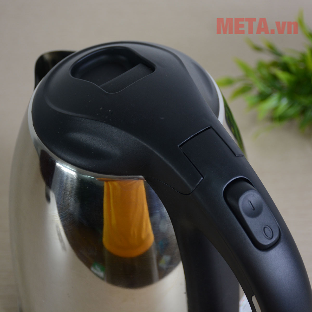 Ấm siêu tốc 1.8 lít