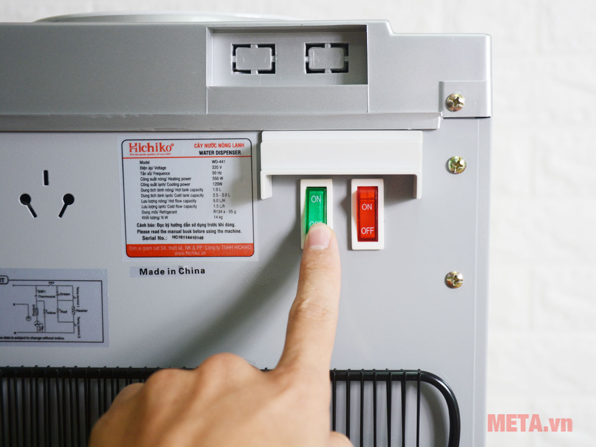 Cây nước nóng lạnh chính hãng