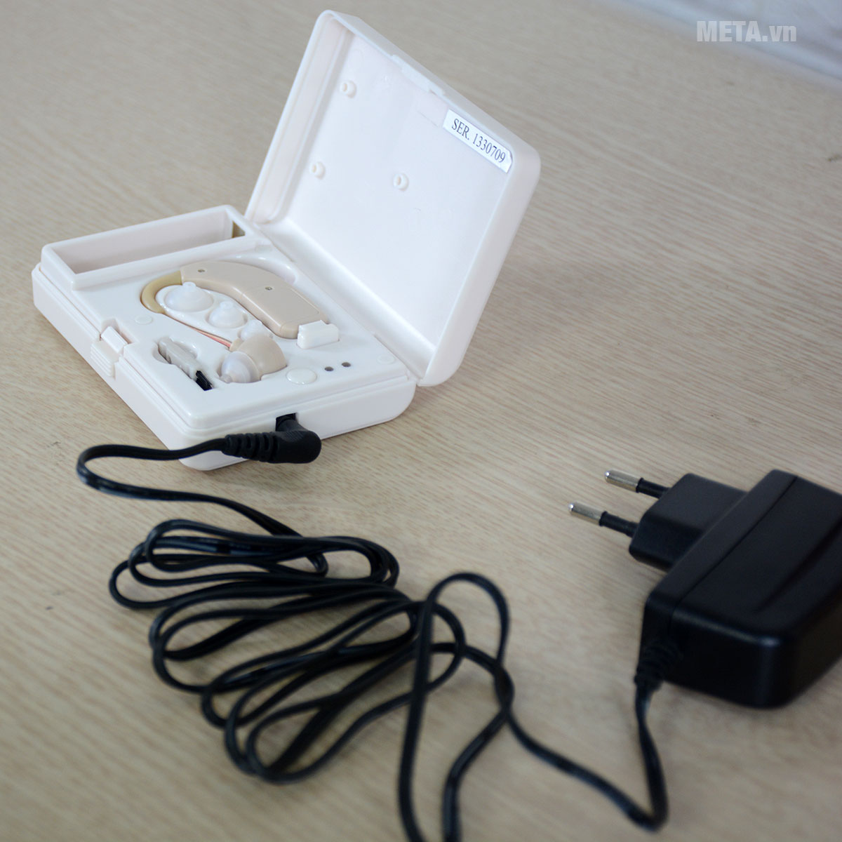 Máy trợ thính không dây Mimitakara UP-64K được trang bị bộ sạc Adapter Máy trợ thính không dây Mimitakara UP-64K được trang bị bộ sạc Adapter